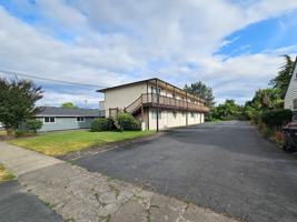 featured image of 271 Clay St E