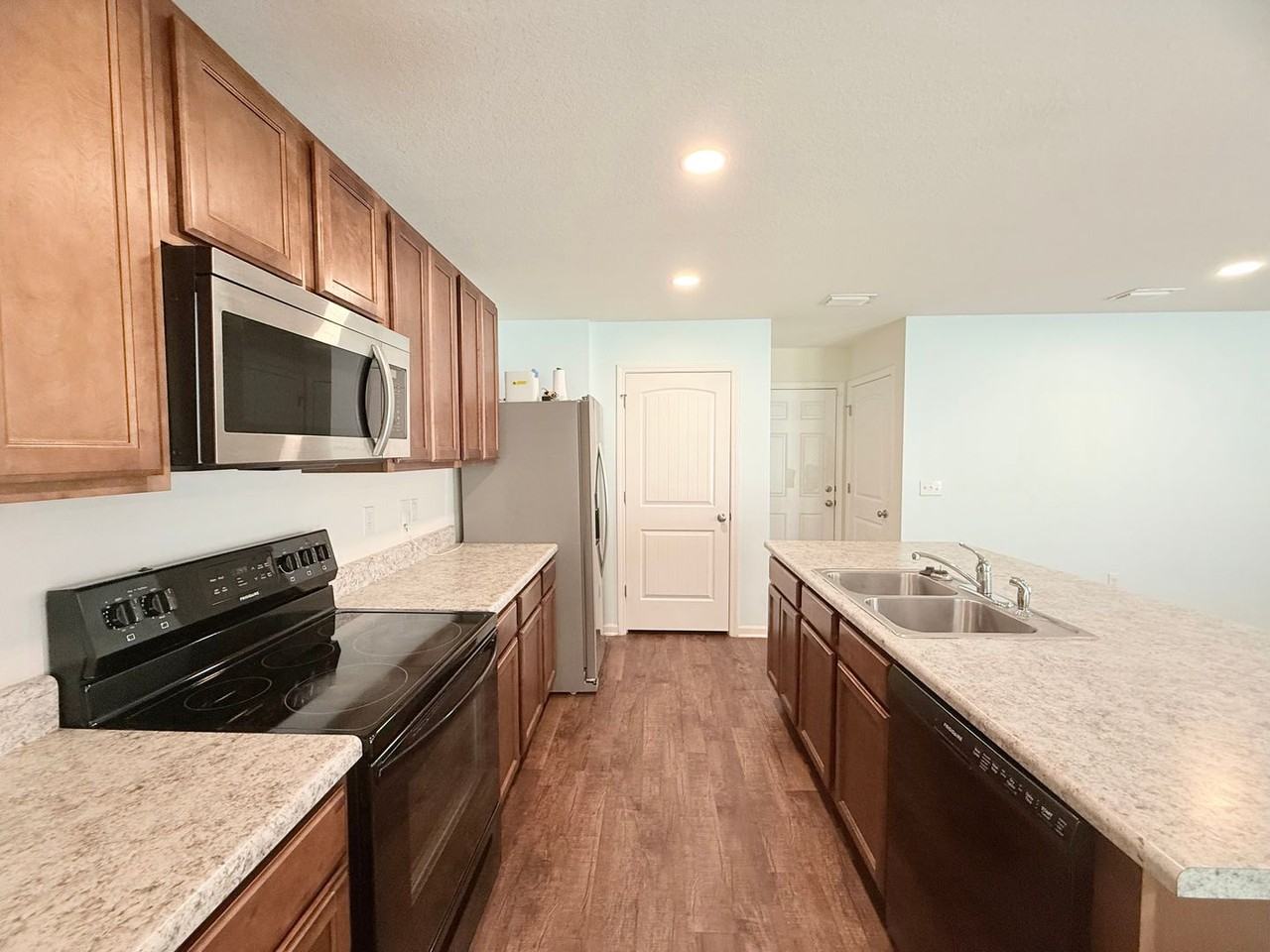 4679 Applefield Way - Photo 4 of 15