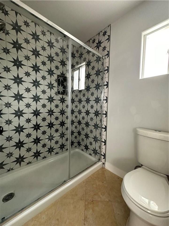 625 N 11th St #C - Photo 2 of 16