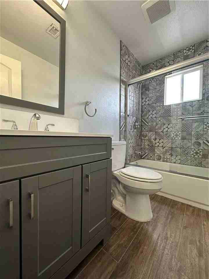 625 N 11th St #C - Photo 6 of 16