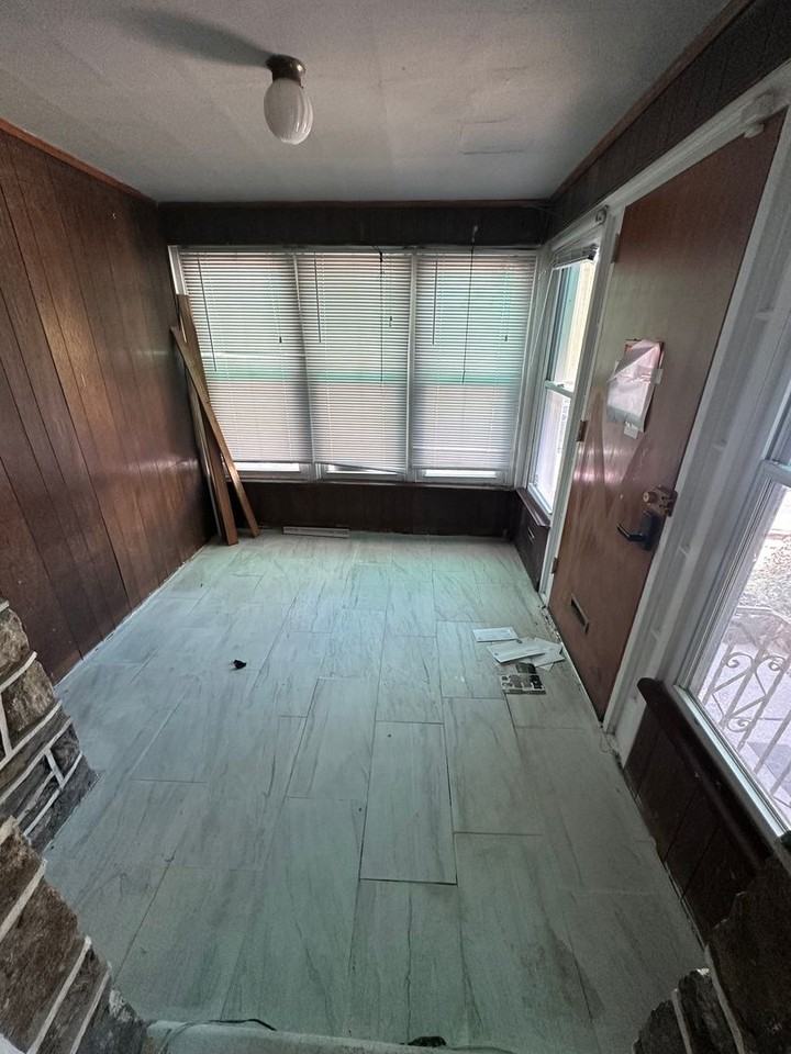445 Millbank Rd - Photo 2 of 12