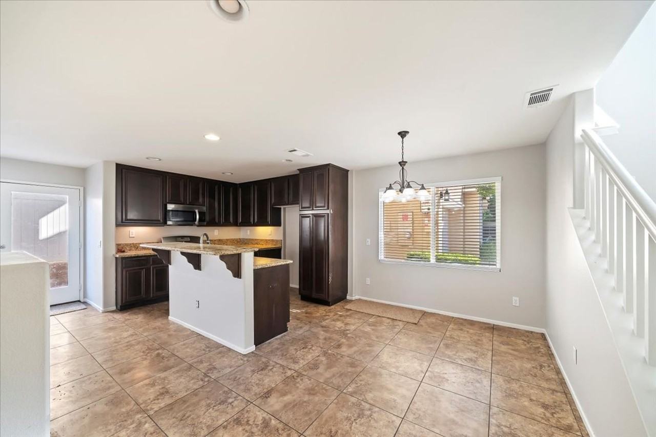 1434 Bittersweet Drive - Photo 3 of 13