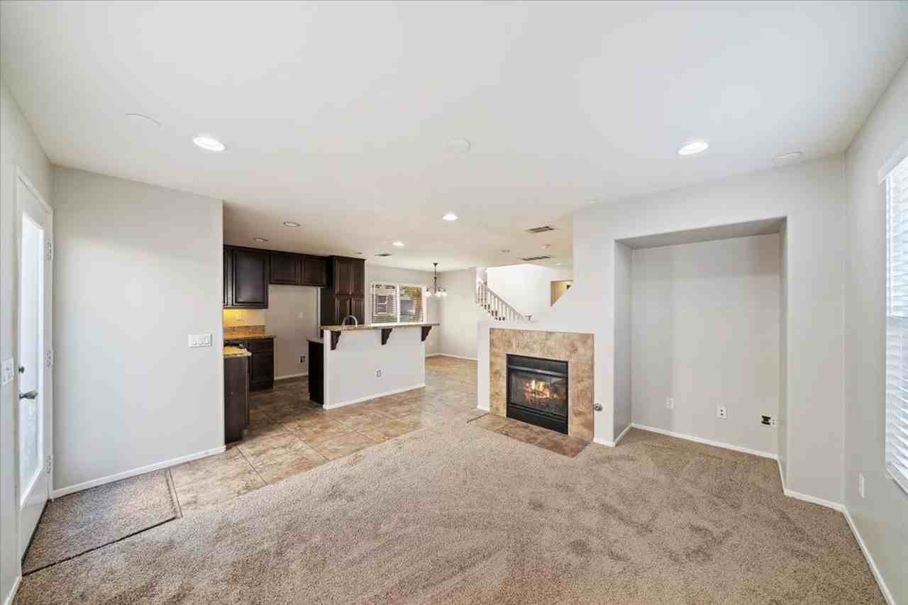 1434 Bittersweet Drive - Photo 6 of 13