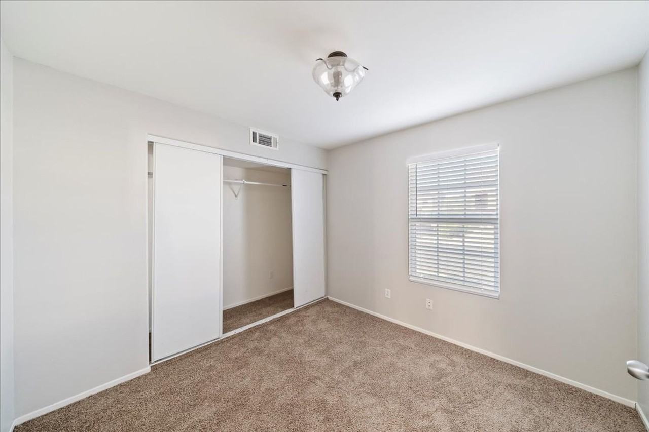 1434 Bittersweet Drive - Photo 7 of 13