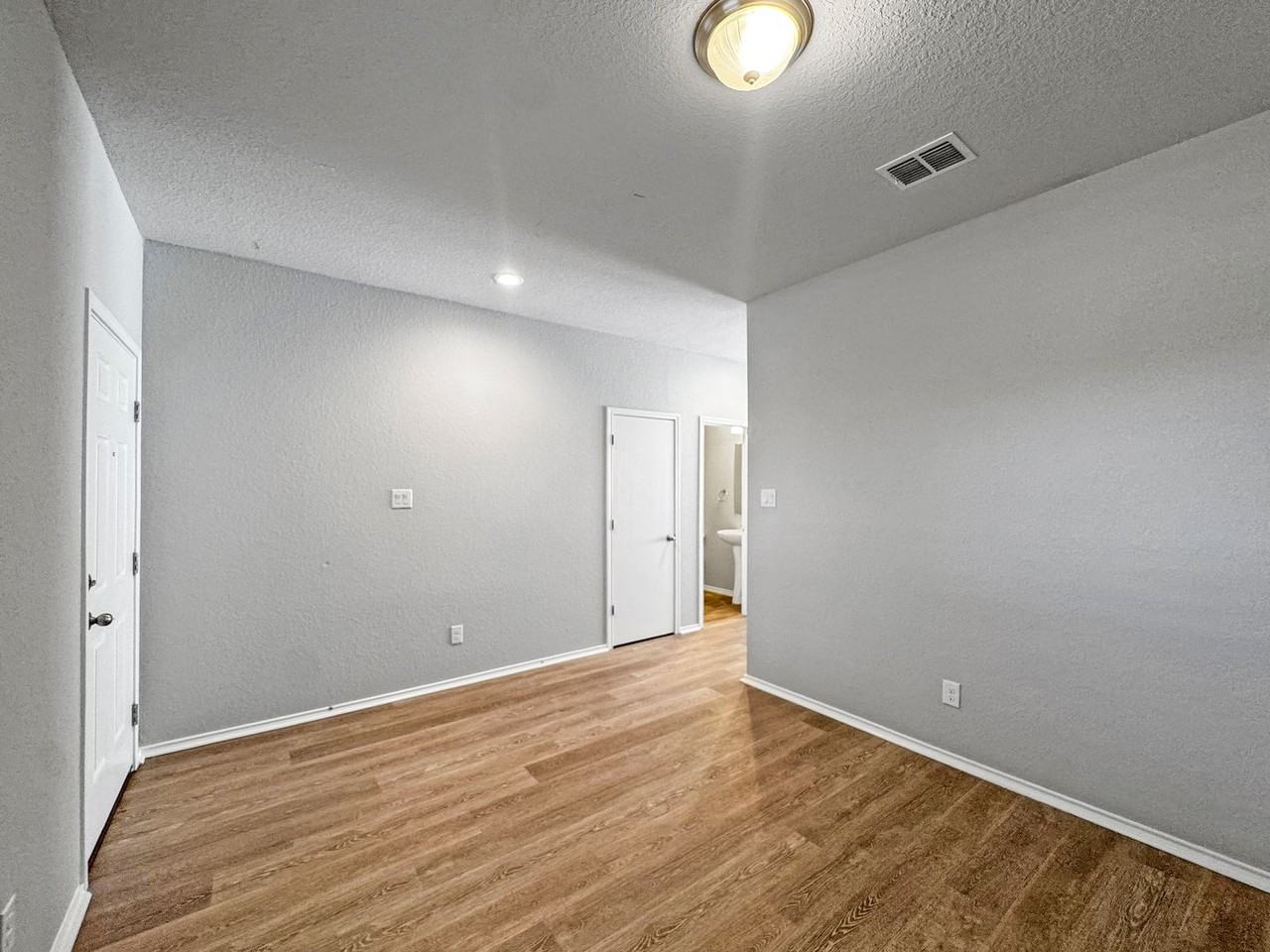 9721 Sandy Ridge Way - Photo 2 of 28