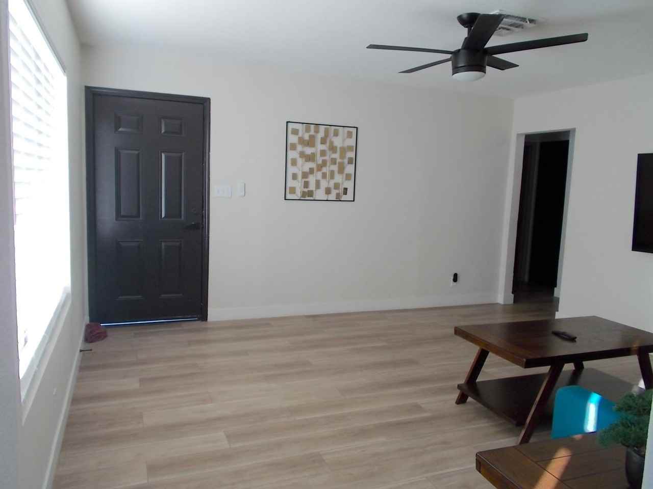 7053 Mountain Meadow Ln - Photo 7 of 28