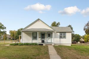 featured image of 734 S Madison St