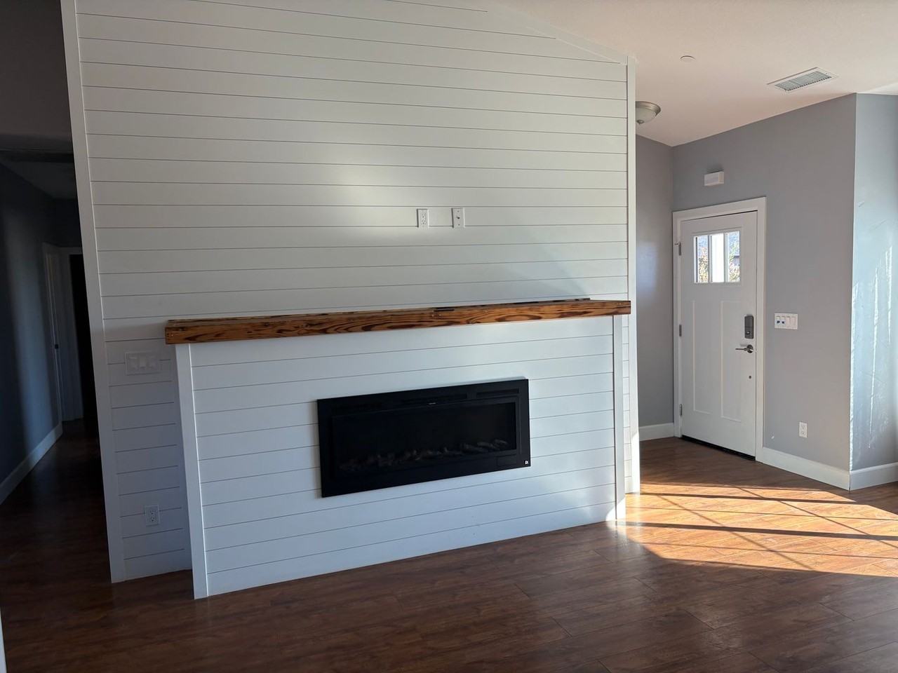 1883 Marywood Dr - Photo 3 of 10