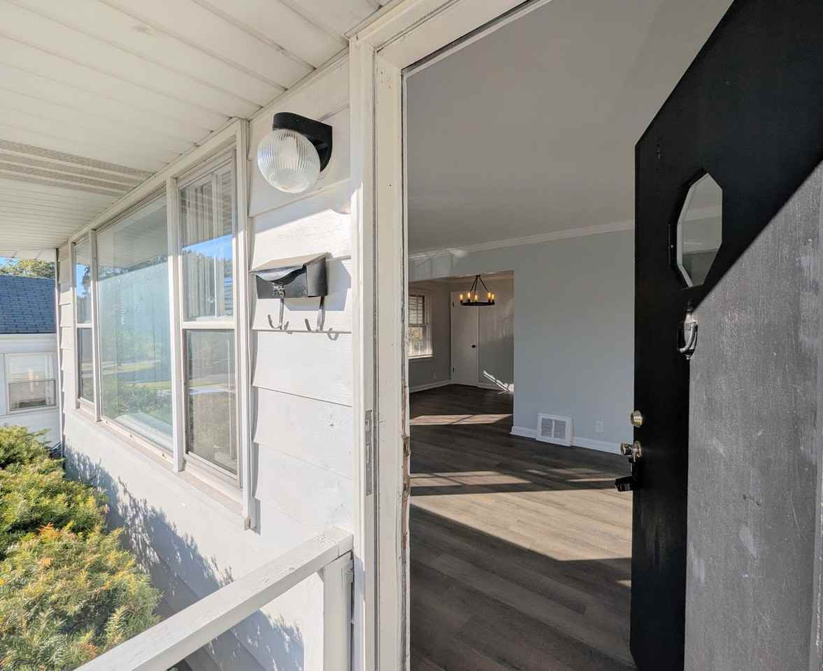 1009 Bliss Dr - Photo 3 of 23