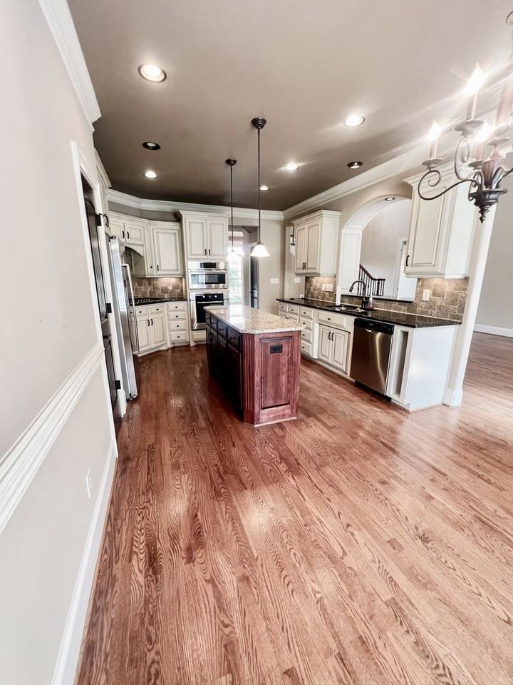 929 S Alamosa Dr - Photo 2 of 22