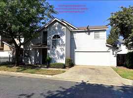 featured image of 2419 N Clark St