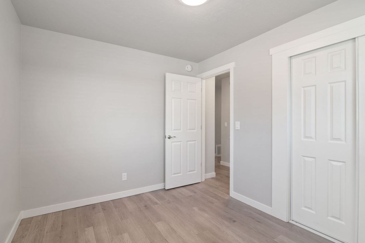 Kiene Donjean - Photo 2 of 27