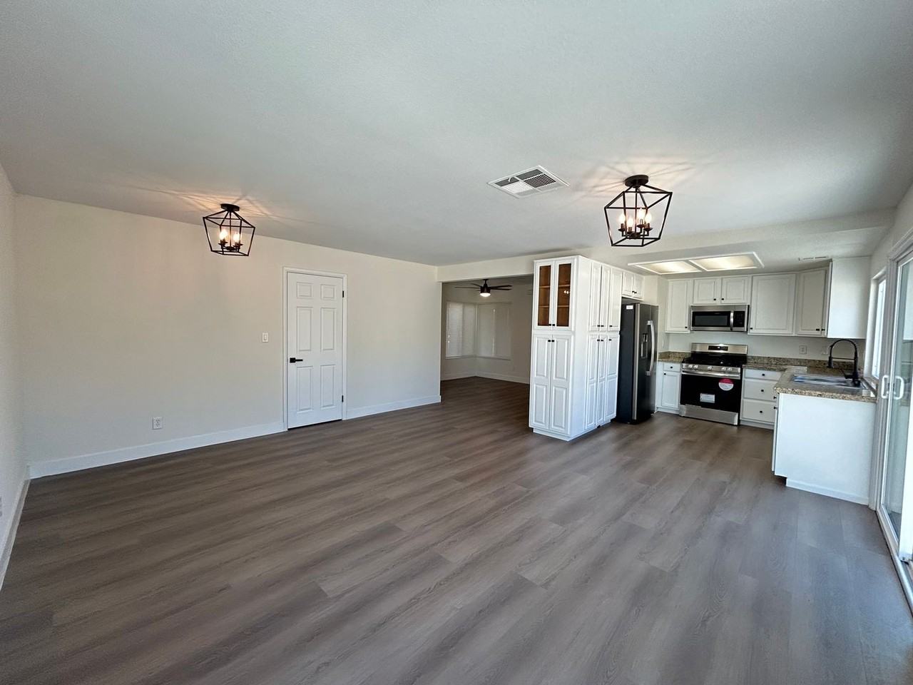 5035 Meadow Grove Court - Photo 6 of 23