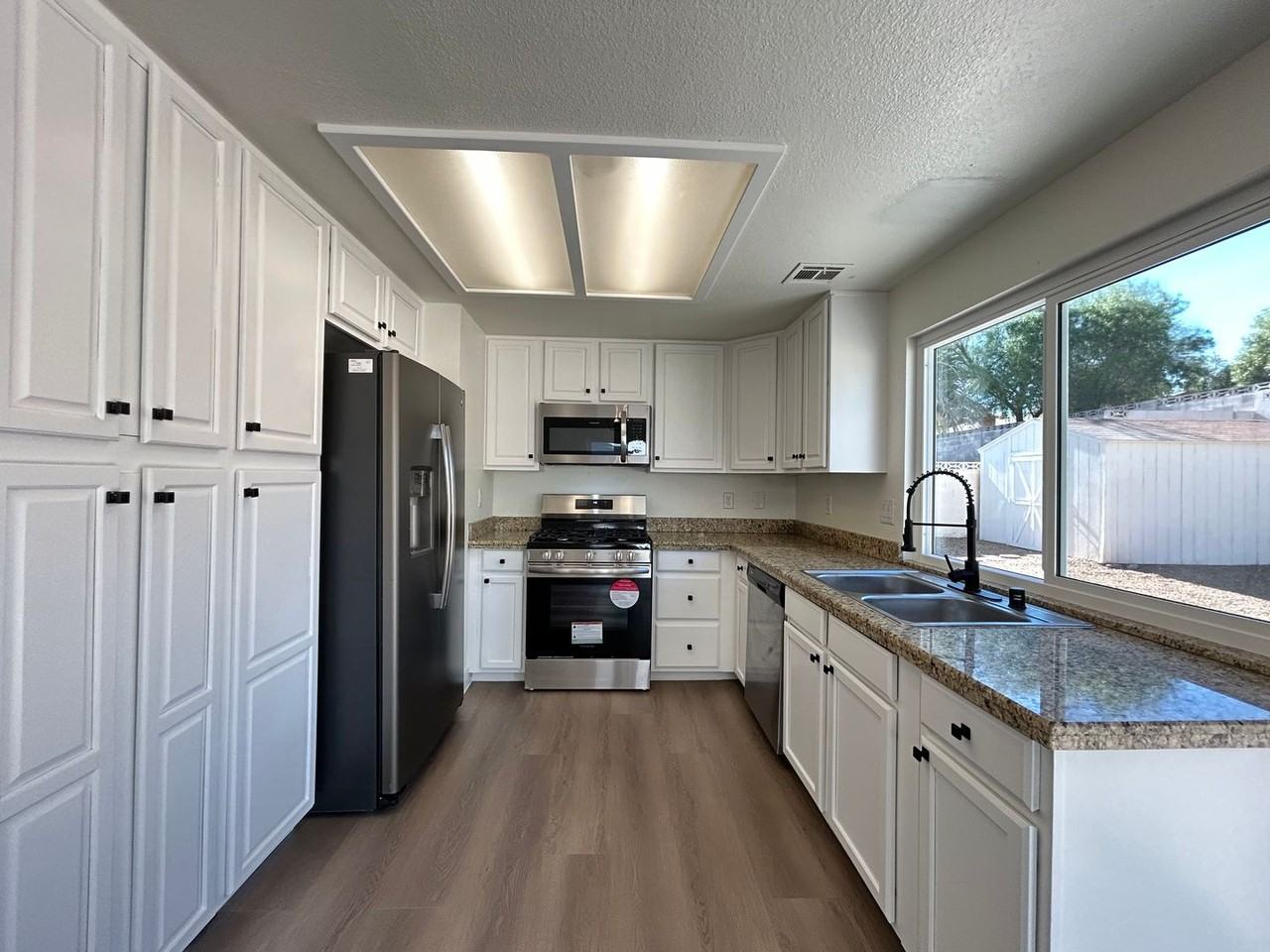 5035 Meadow Grove Court - Photo 7 of 23