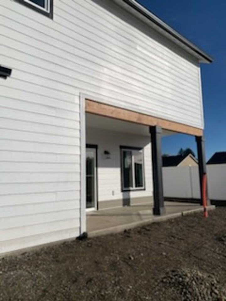 2218 2218 N Chaffee St - Photo 5 of 21