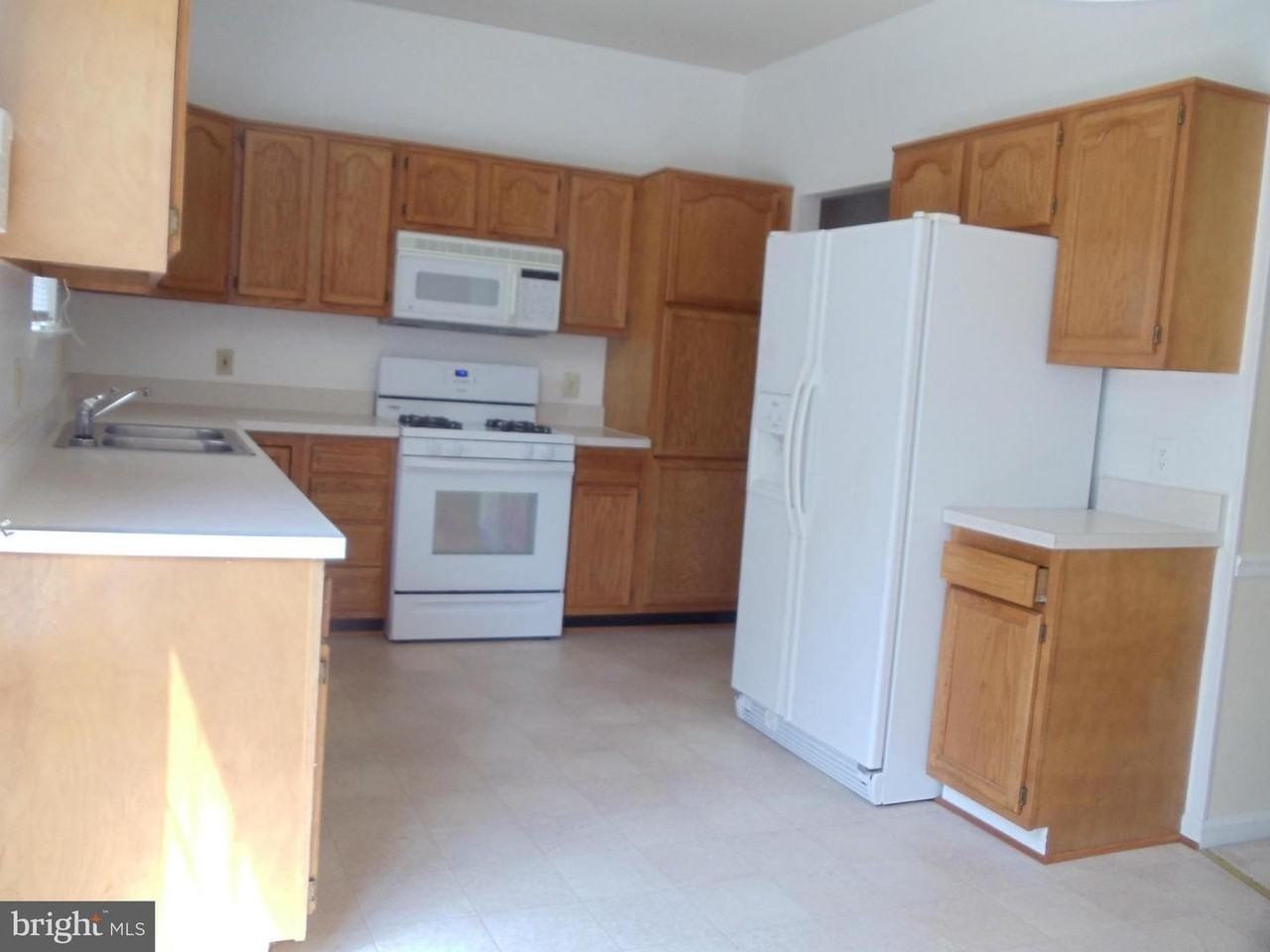 5 Sharon Ln - Photo 3 of 15