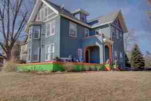 featured image of 624 Scott St