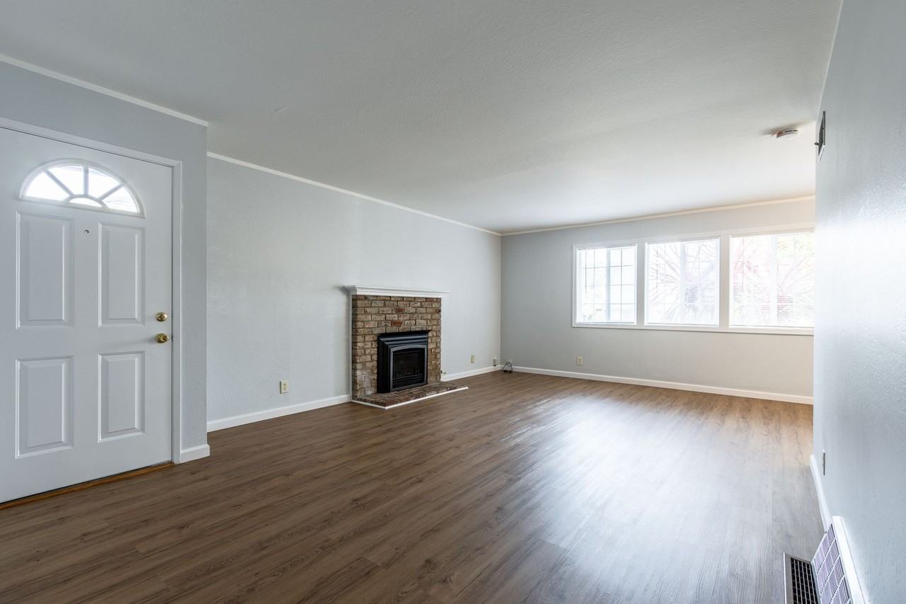2279 Charleston Ave - Photo 3 of 50