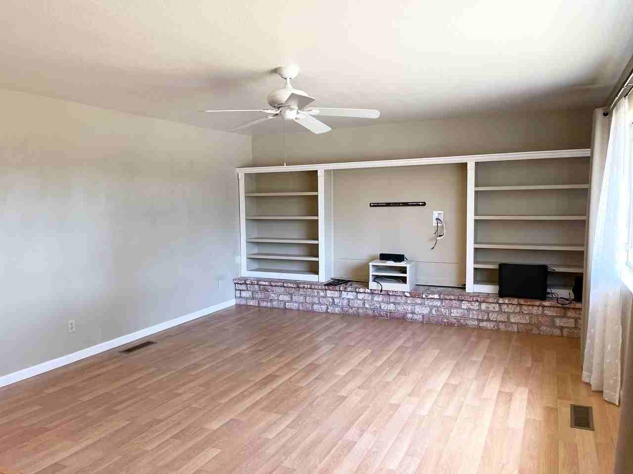 8713 Windsor Rd - Photo 4 of 13