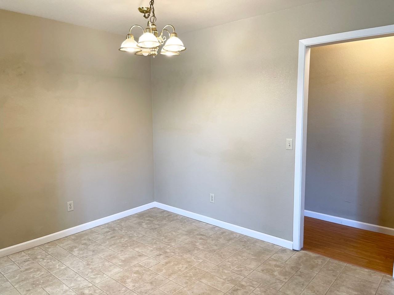 8713 Windsor Rd - Photo 5 of 13