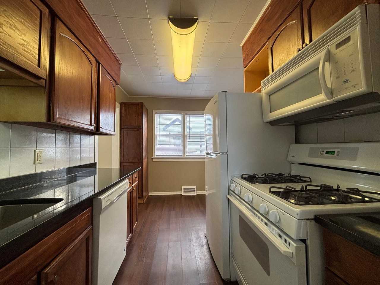 1467 Hazel St N - Photo 2 of 23