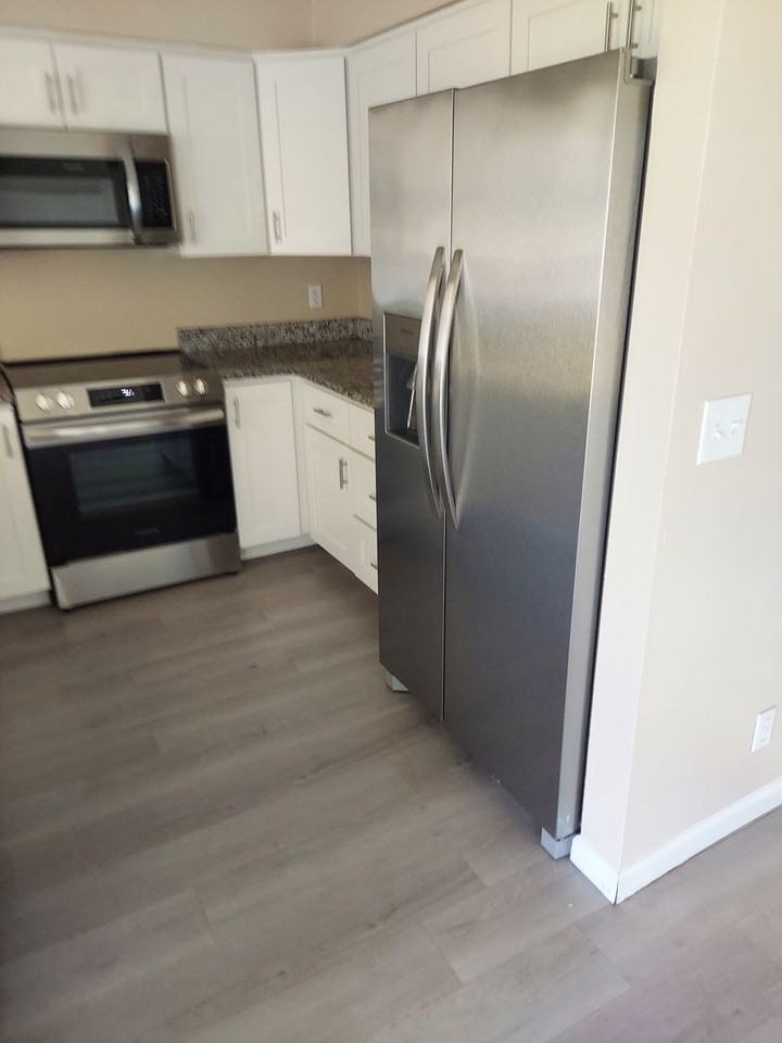 7402 Aripeka Dr - Photo 3 of 20