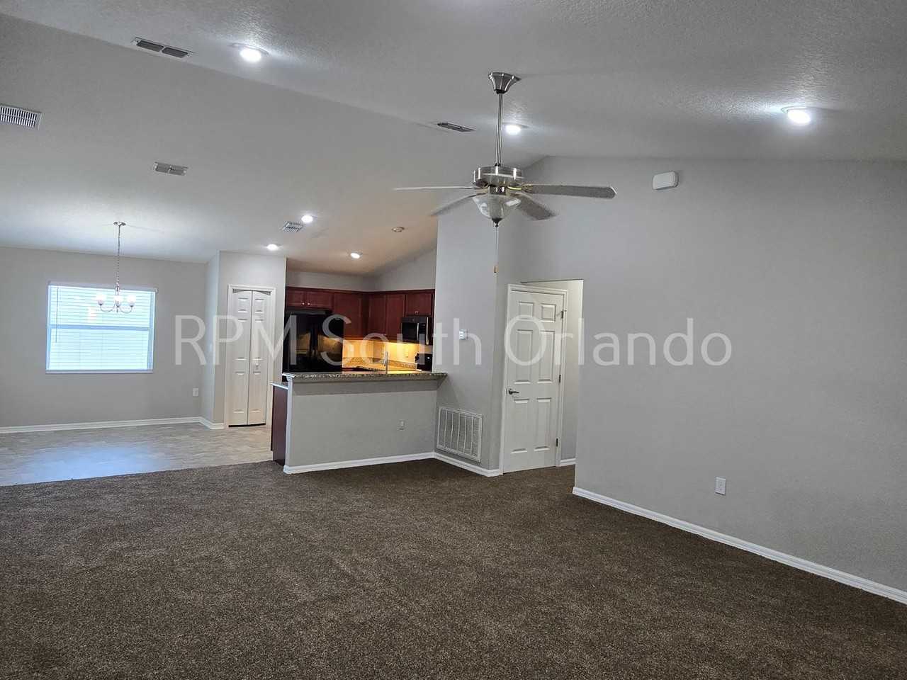 4824 Summerfield Circle - Photo 7 of 17