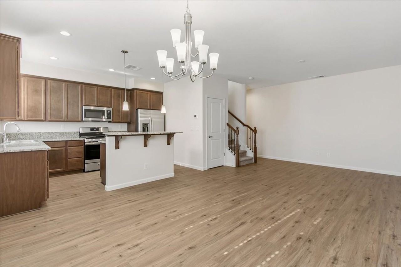 2277 Snow Canyon Dr - Photo 5 of 28