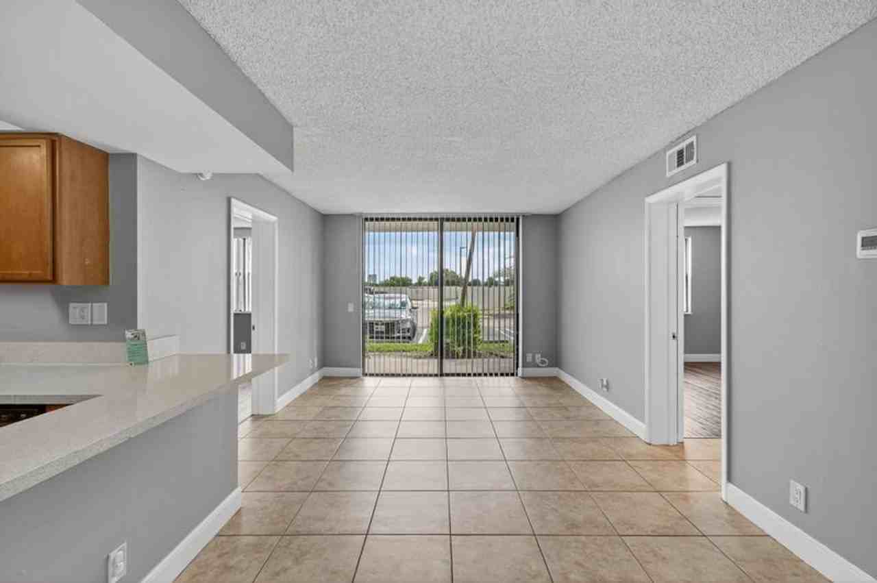 744 Executive Center Dr #11 - Photo 6 of 29