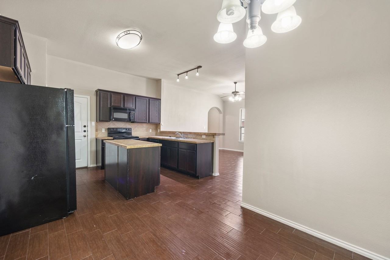 953 Brown Rock Dr - Photo 6 of 14