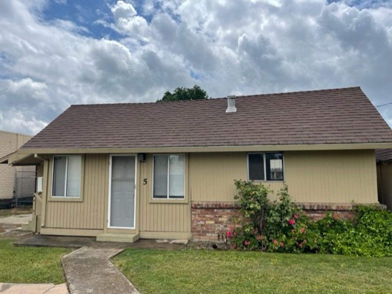 4028 Leos Ln - Photo 4 of 11