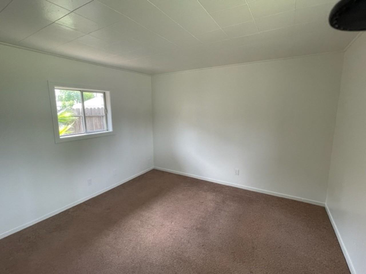 4028 Leos Ln - Photo 6 of 11