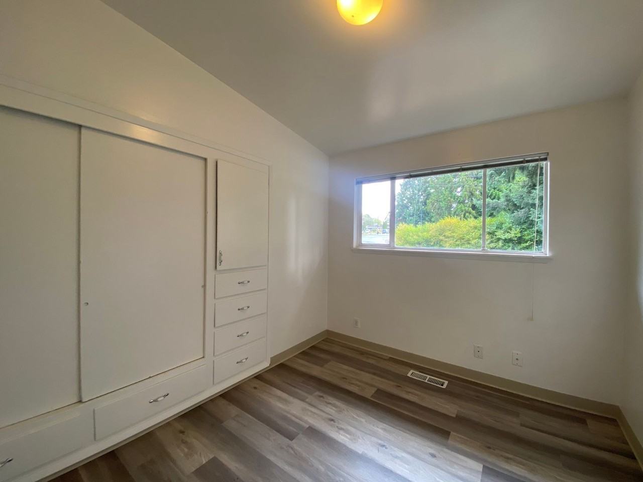 19255 Occidental Ave S - Photo 6 of 14