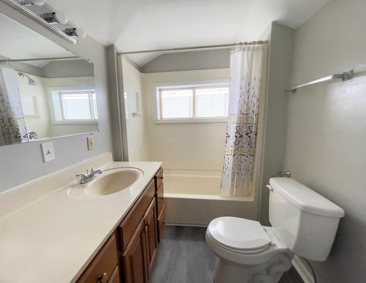 2003 W Jackson St - Photo 2 of 33