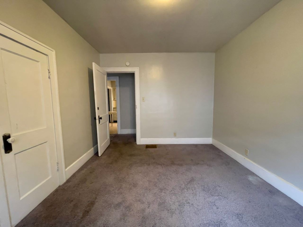 1425 W Gilbert St - Photo 2 of 32