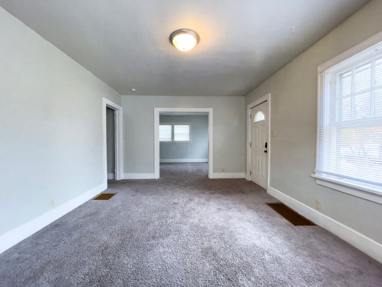 1425 W Gilbert St - Photo 5 of 30