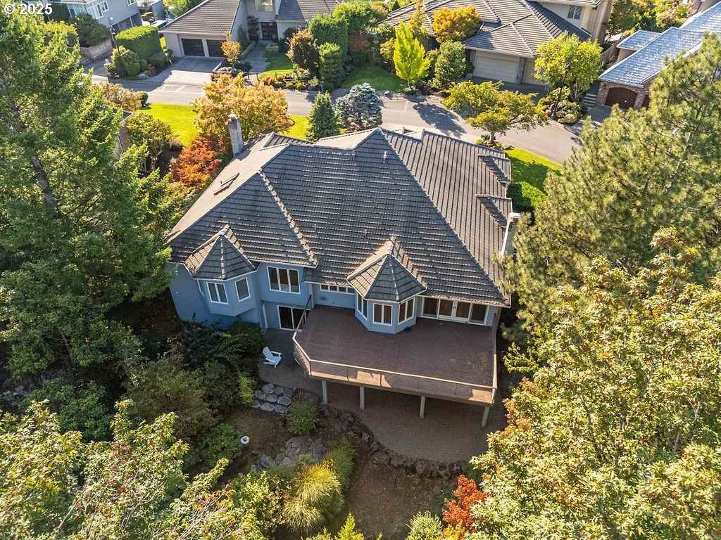 1140 Sw Fairfax Pl #NA - Photo 2 of 42