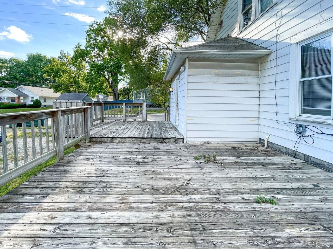 2125 W Jackson St - Photo 3 of 38