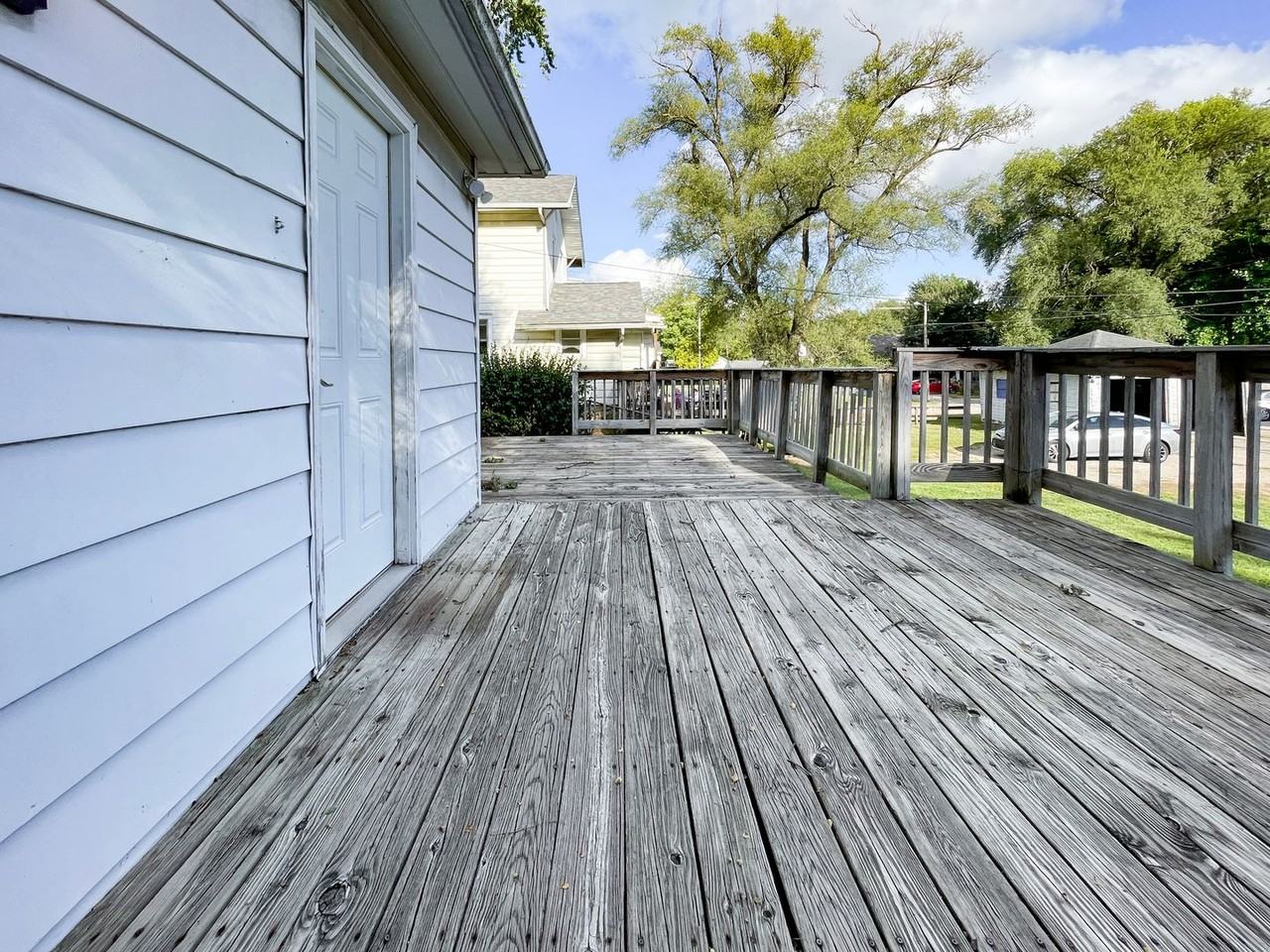 2125 W Jackson St - Photo 4 of 38