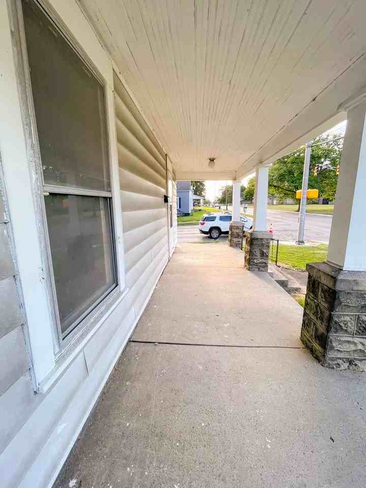 2125 W Jackson St - Photo 6 of 38