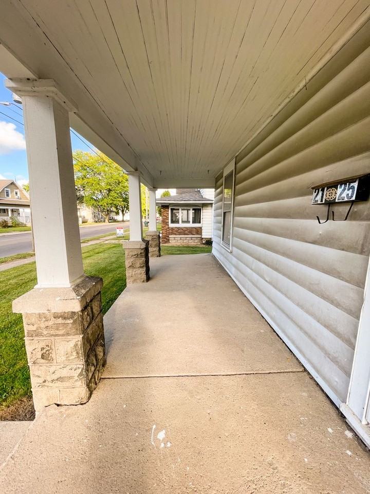 2125 W Jackson St - Photo 7 of 38