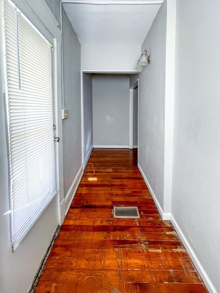 2125 W Jackson St - Photo 2 of 33