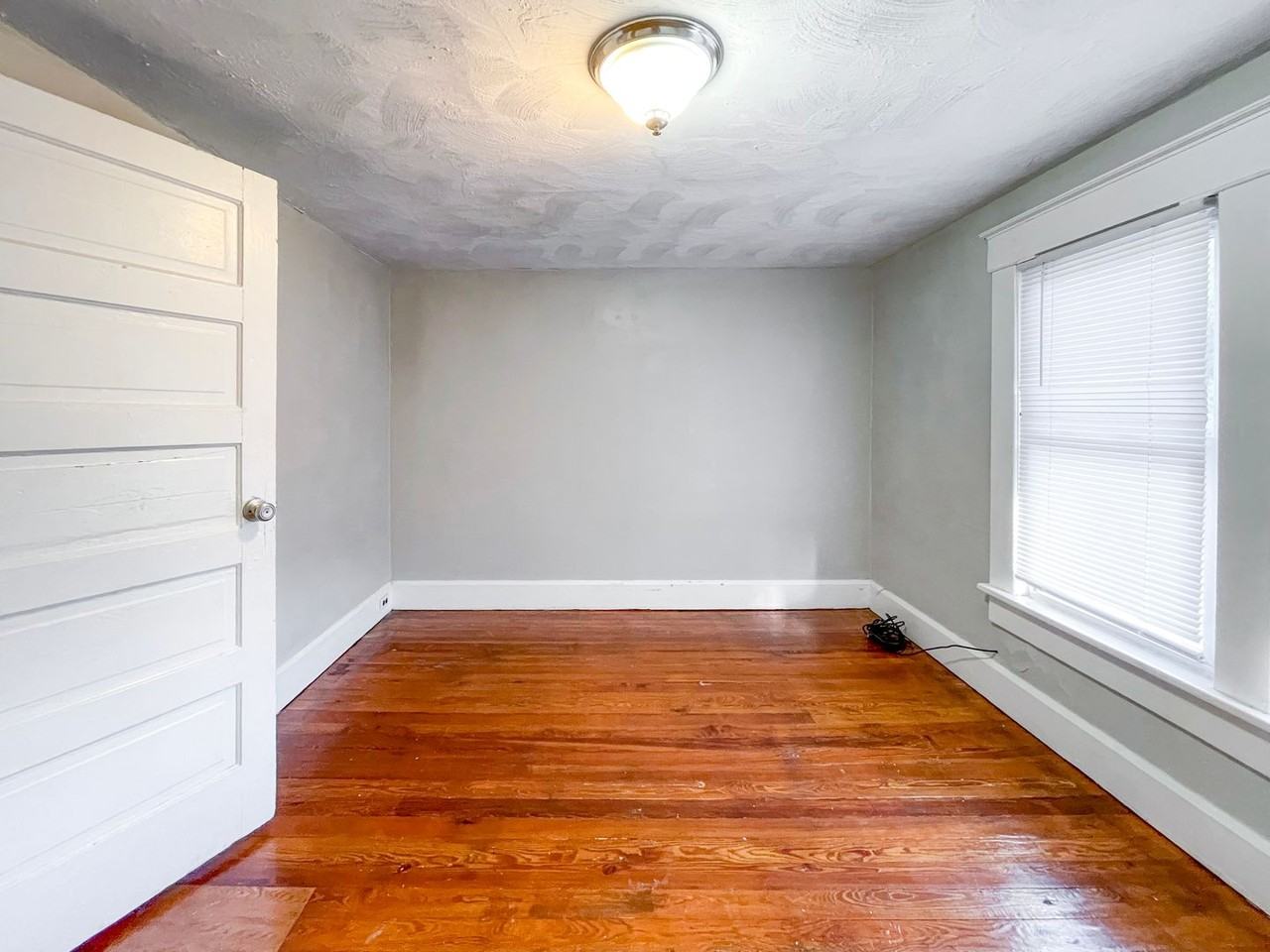 2125 W Jackson St - Photo 5 of 33