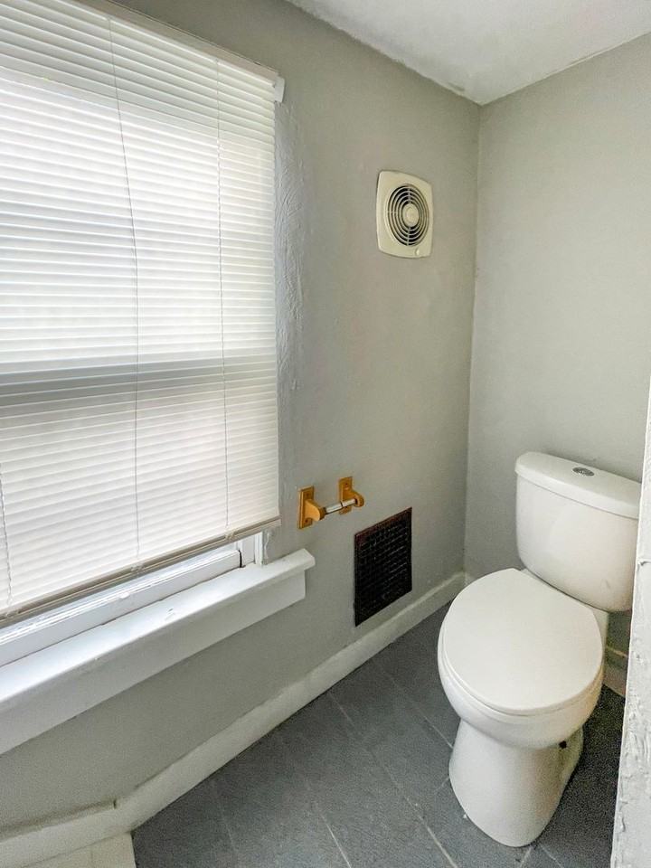 2125 W Jackson St - Photo 6 of 33