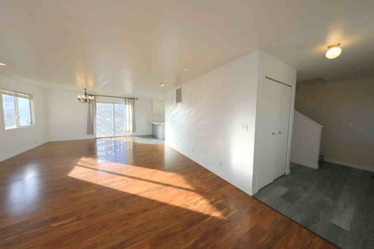 1800 Oak Pl - Photo 2 of 21