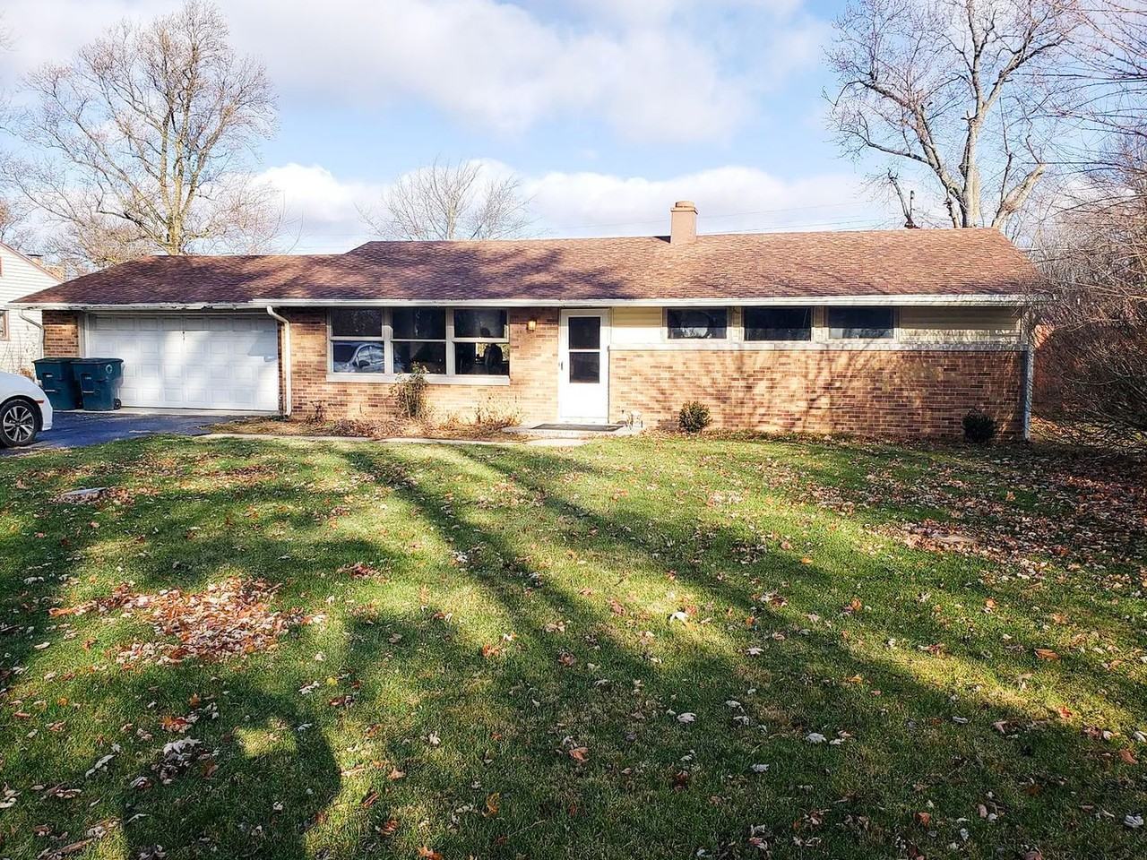 1000 West Cowing Drive - Photo 2 of 23