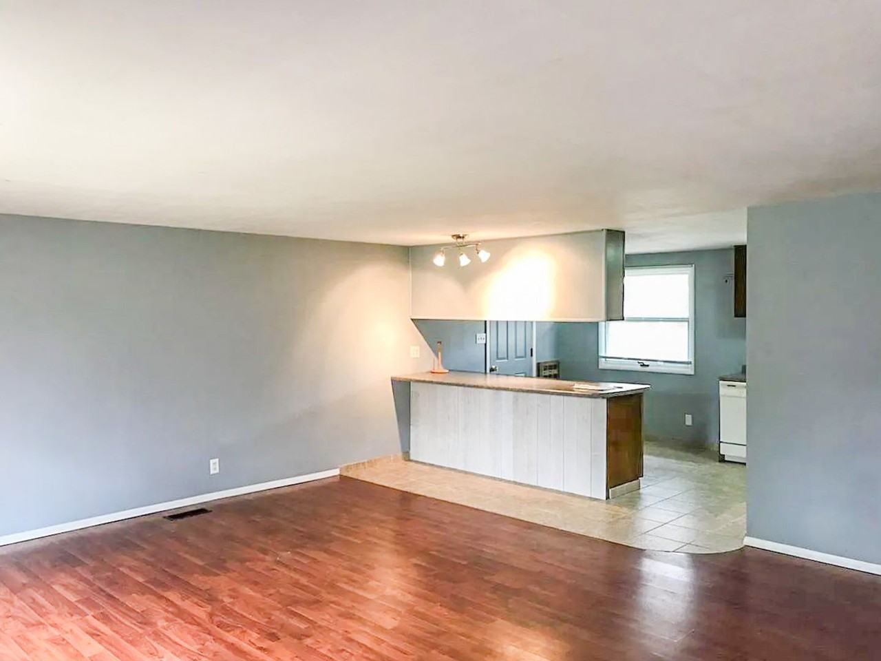 1000 W Cowing Dr - Photo 3 of 22