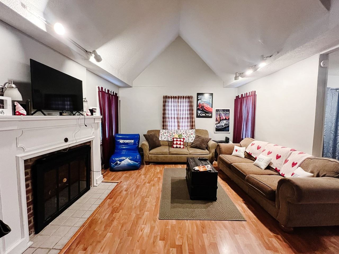 1709 North Ball Avenue - Photo 4 of 24