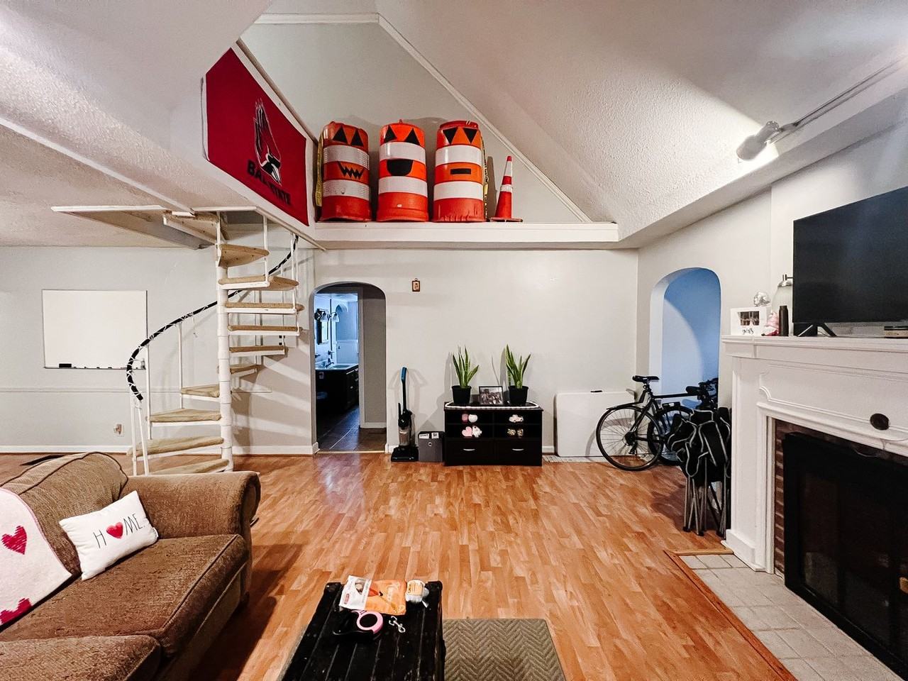 1709 North Ball Avenue - Photo 5 of 24