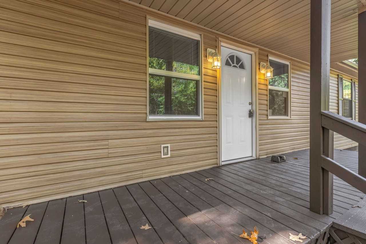 135 Bagsby Hill Ln - Photo 3 of 31